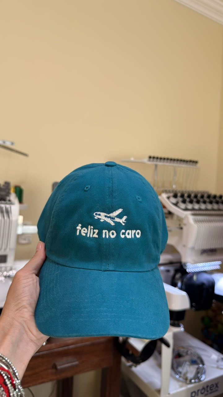 Boné feliz no caro
