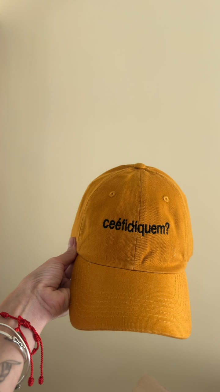 Boné Ceéfidiquem?