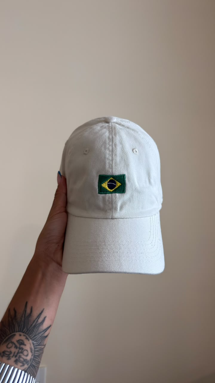 Boné Bandeira do Brasil mini off white bordado - Amarjori