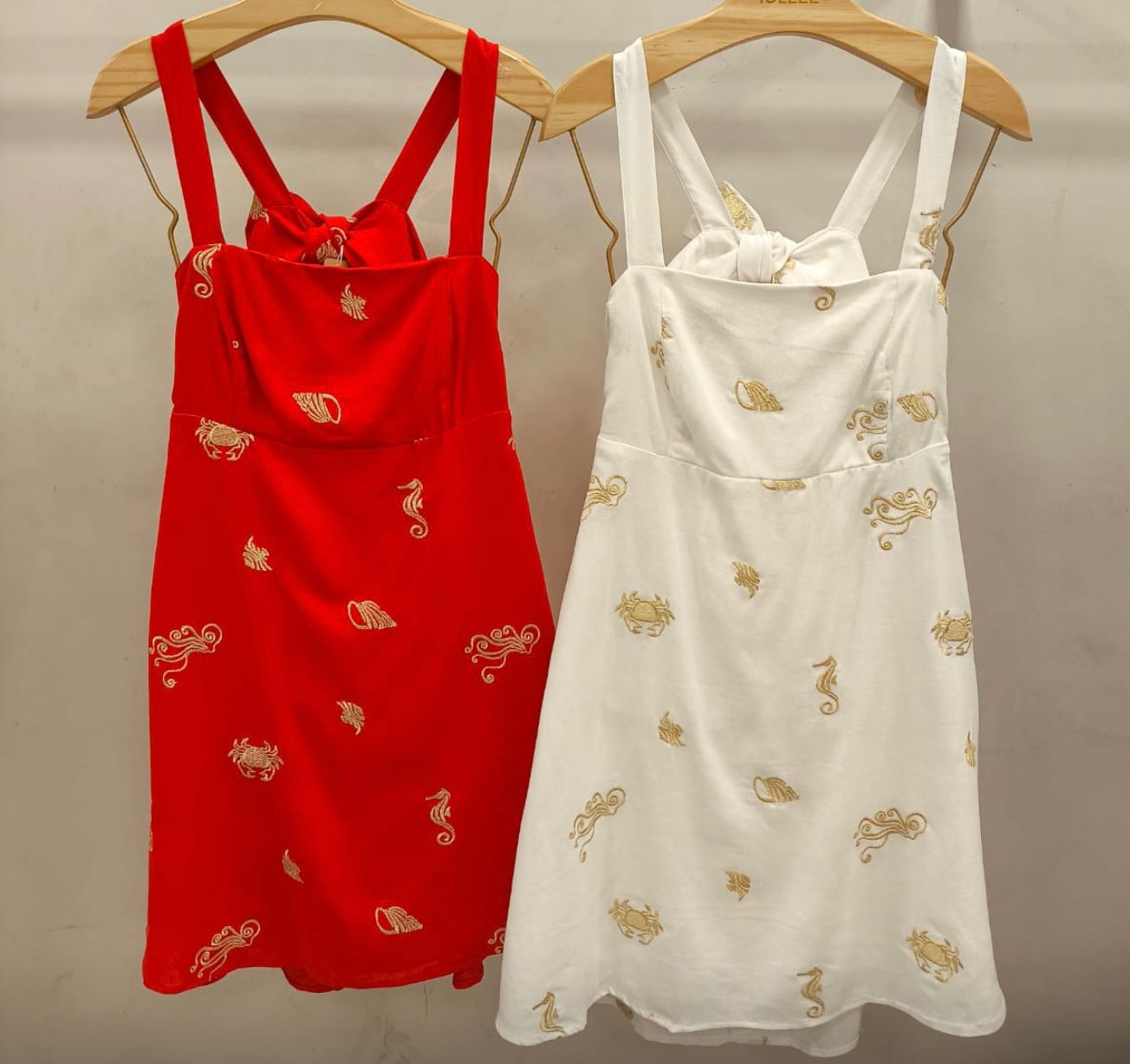 VESTIDO CURTO BORDADO