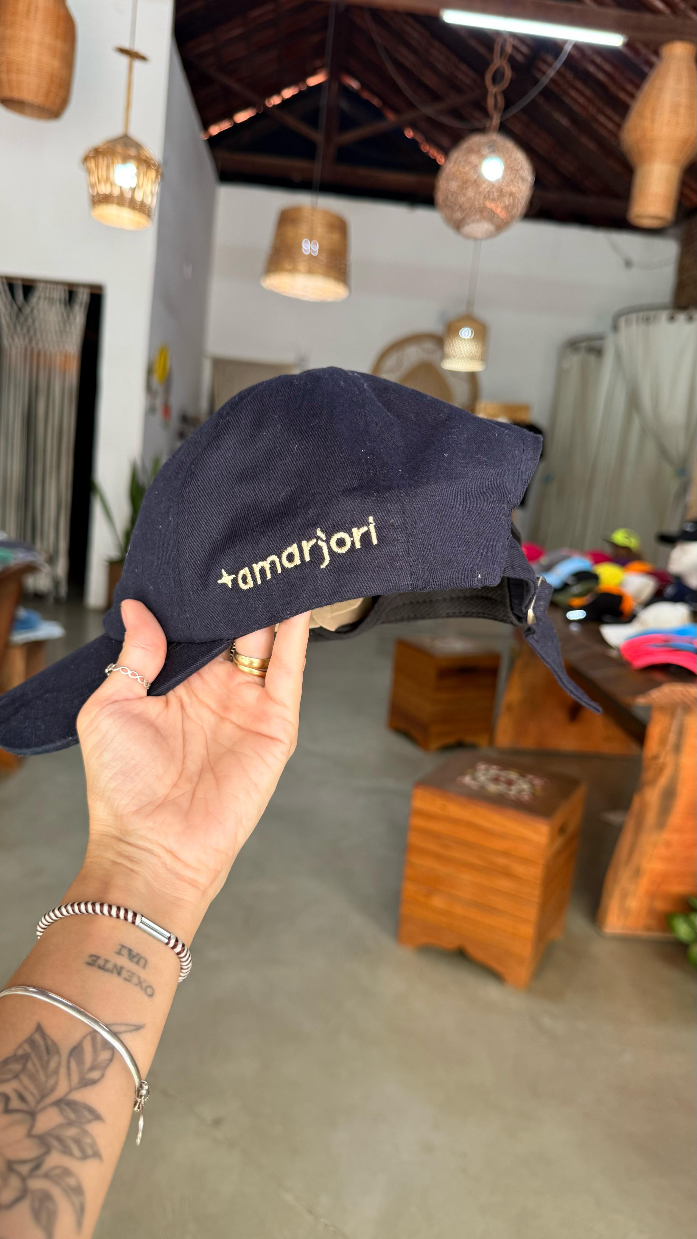 Boné Feliz no Simples - Frete Grátis